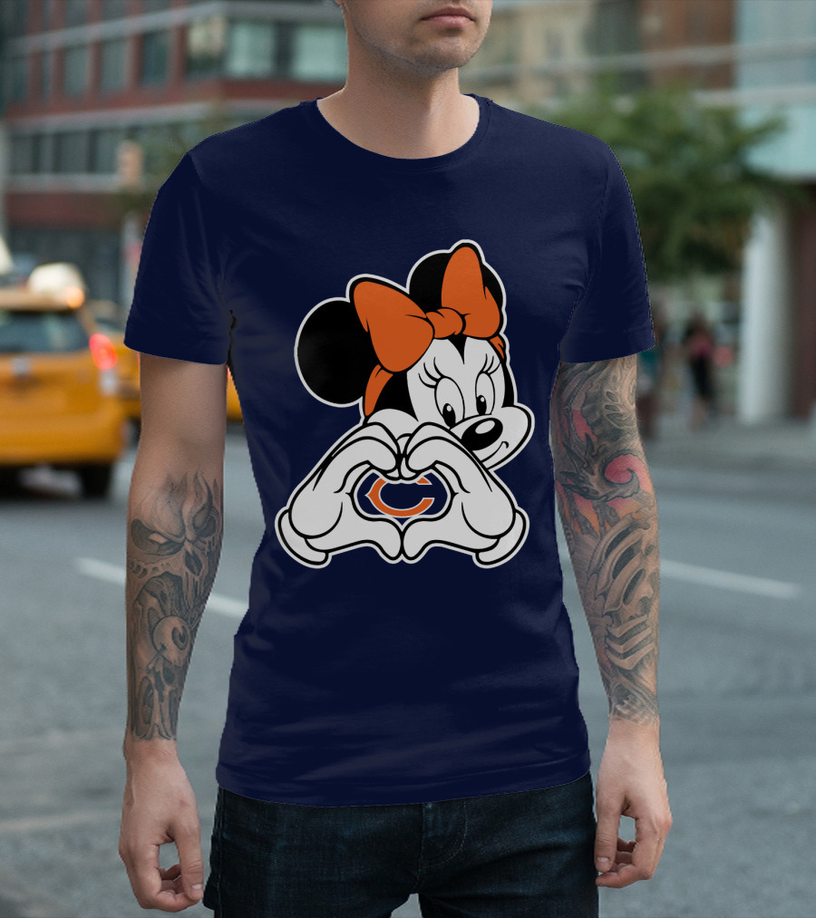 Minnie Mouse Heart Hands Chicago Bears C T-Shirt