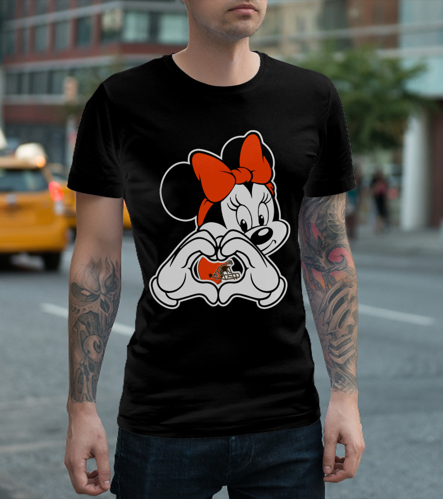 Cleveland Browns Minnie Mouse Heart Hands Football Helmet T-Shirt