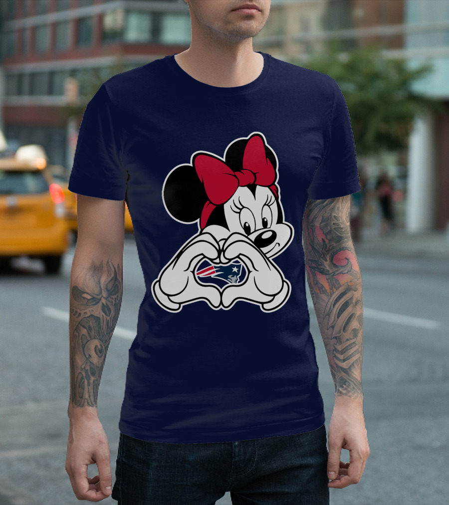 New England Patriots Minnie Mouse Heart Hands T-Shirt