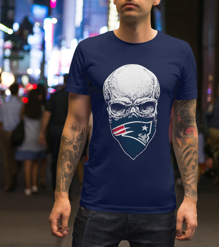New England Patriots Skull Face Covering T-Shirt