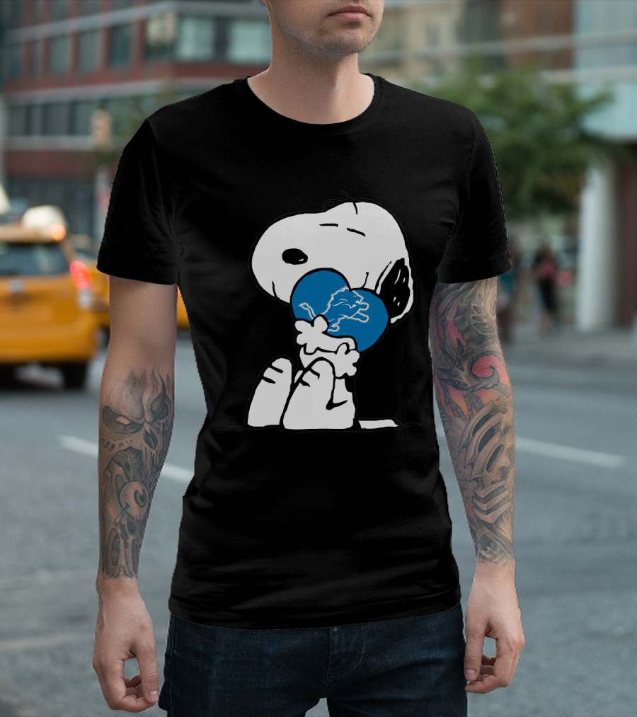 Detroit Lions Snoopy Hugging T-Shirt