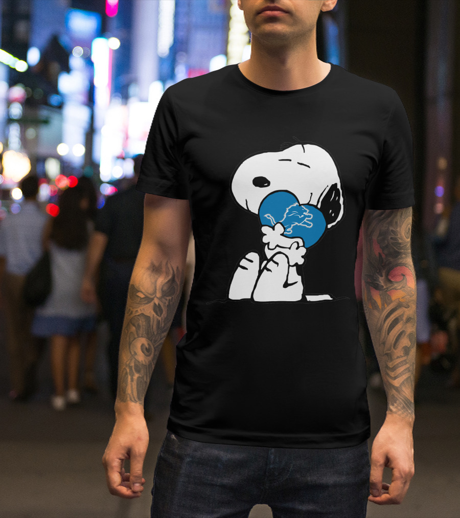 Detroit Lions Snoopy Hugging T-Shirt