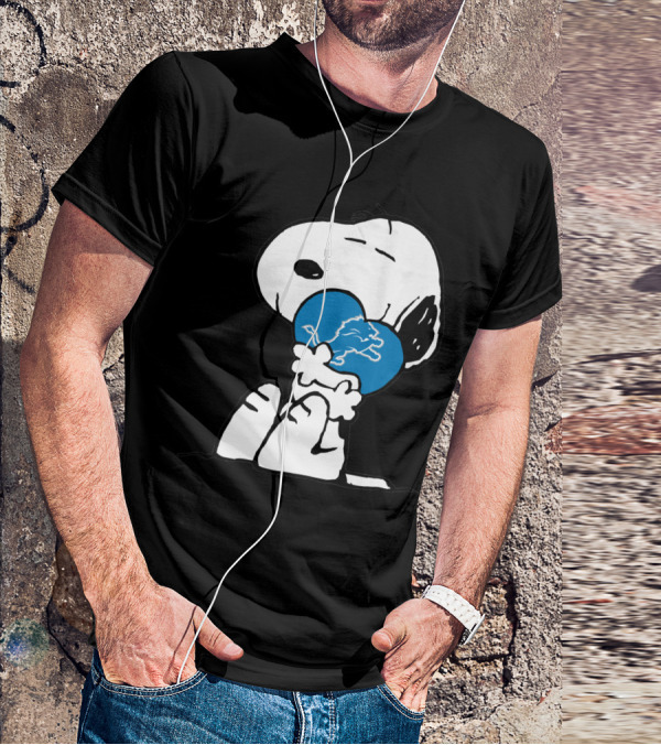 Detroit Lions Snoopy Hugging T-Shirt