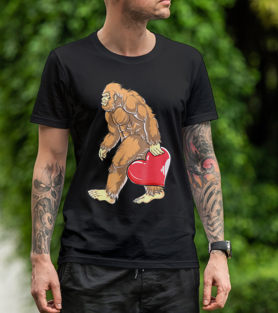 Valentine's Day Bigfoot Holding Heart Sasquatch Love For Men T-Shirt