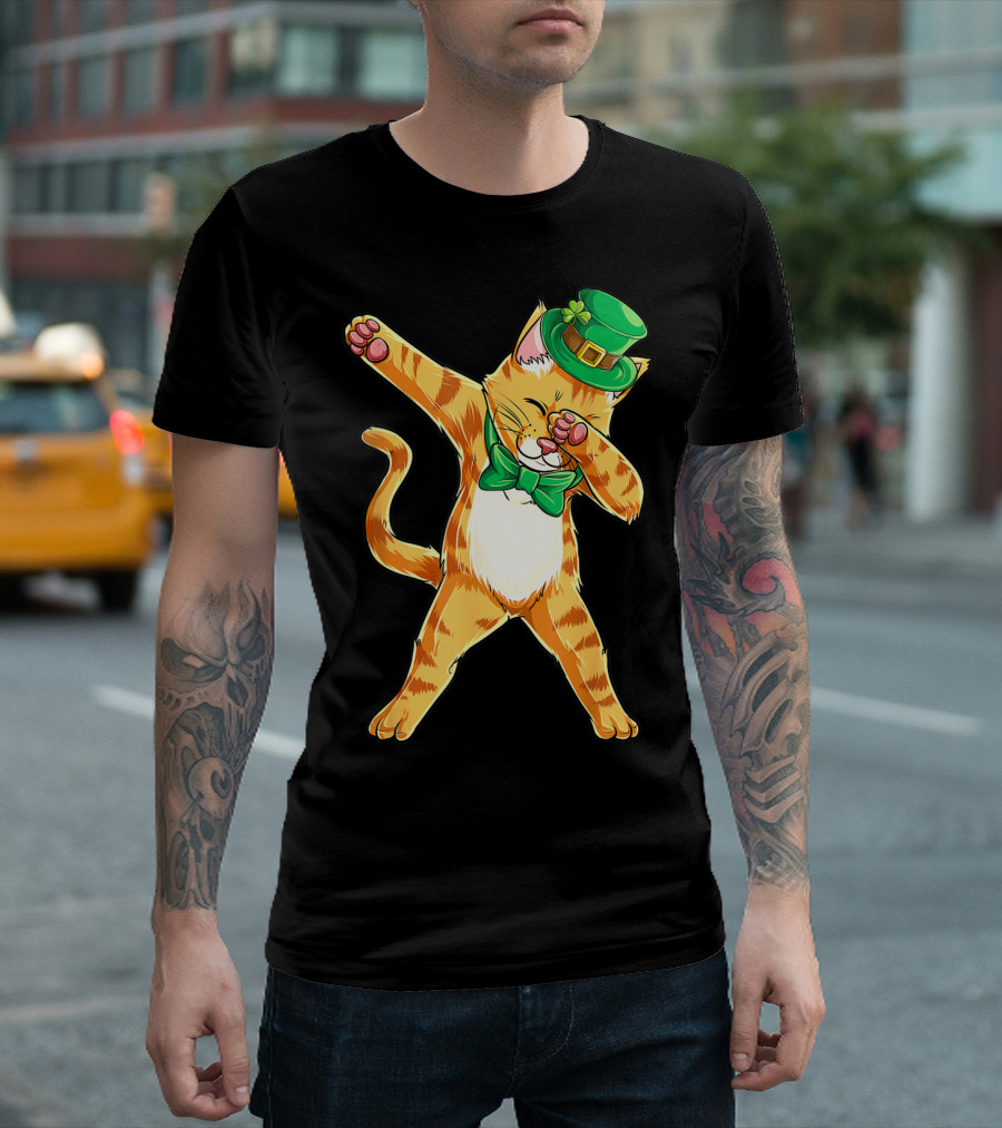 Dabbing Cat St Patricks Day Green Bow Tie Leprechaun Hat T-Shirt
