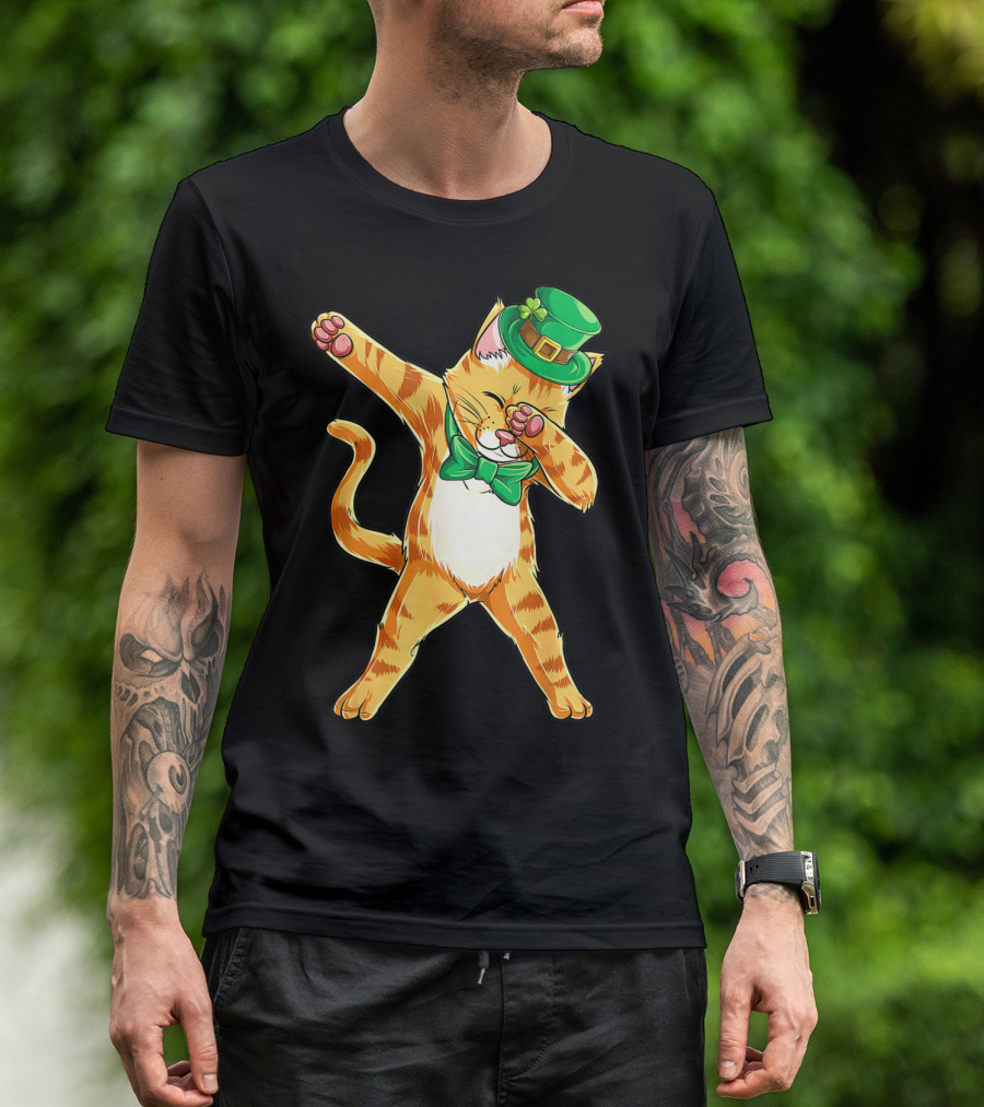 Dabbing Cat St Patricks Day Green Bow Tie Leprechaun Hat T-Shirt