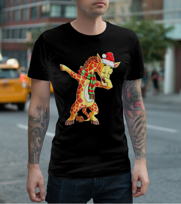 Dabbing Giraffe Santa With Christmas Hat And Scarf T-Shirt