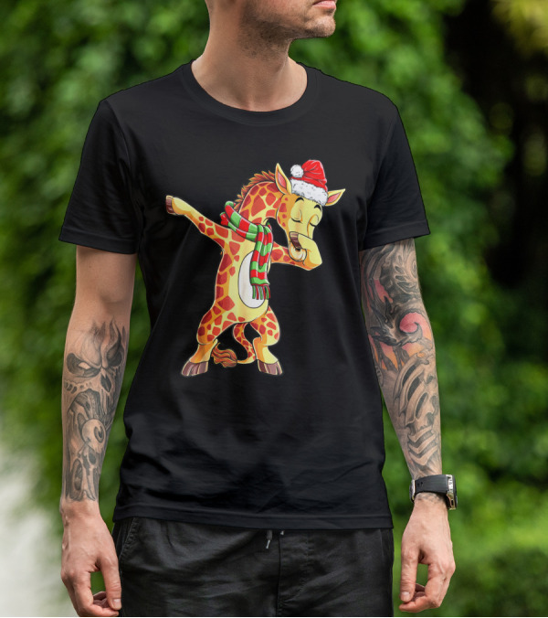 Dabbing Giraffe Santa With Christmas Hat And Scarf T-Shirt