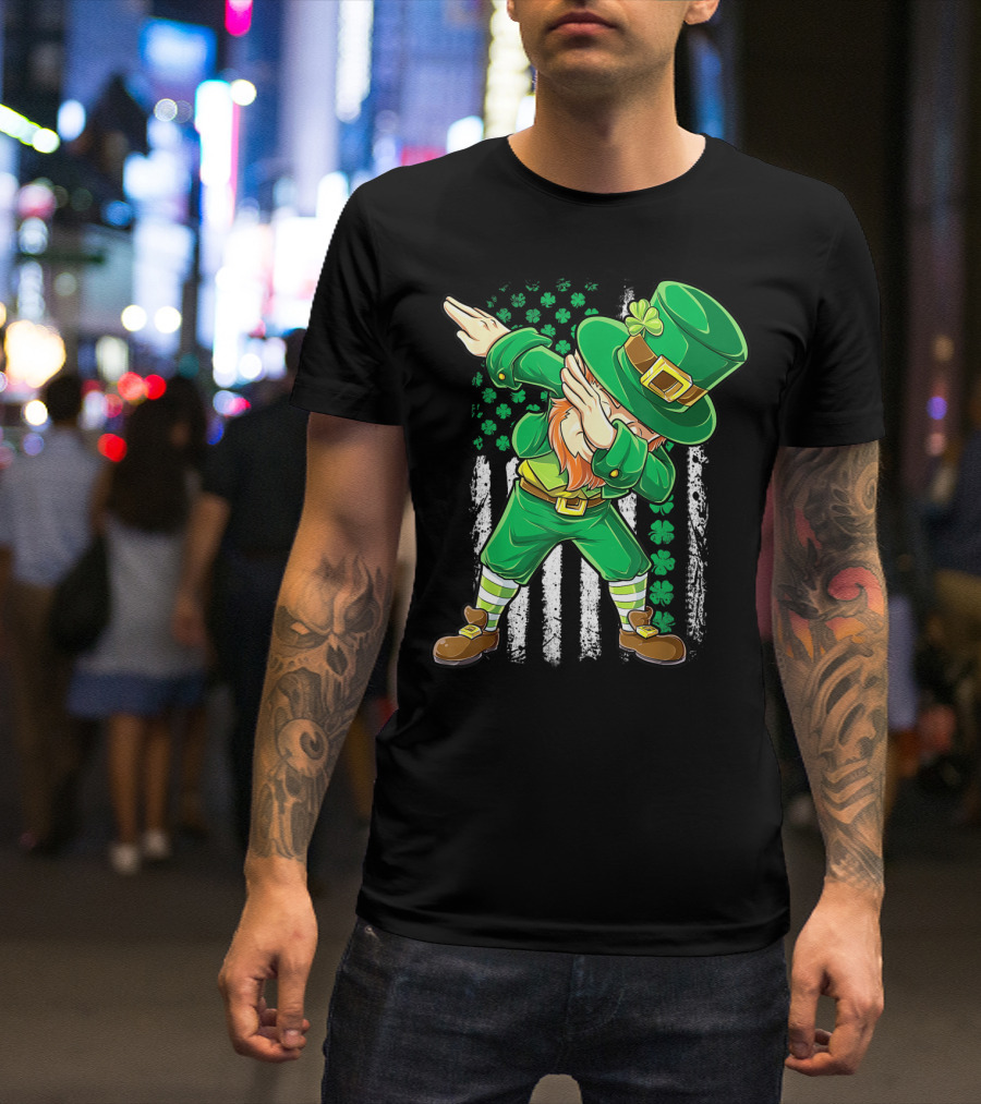 Dabbing Leprechaun With Irish American Flag Background And Shamrocks T-Shirt