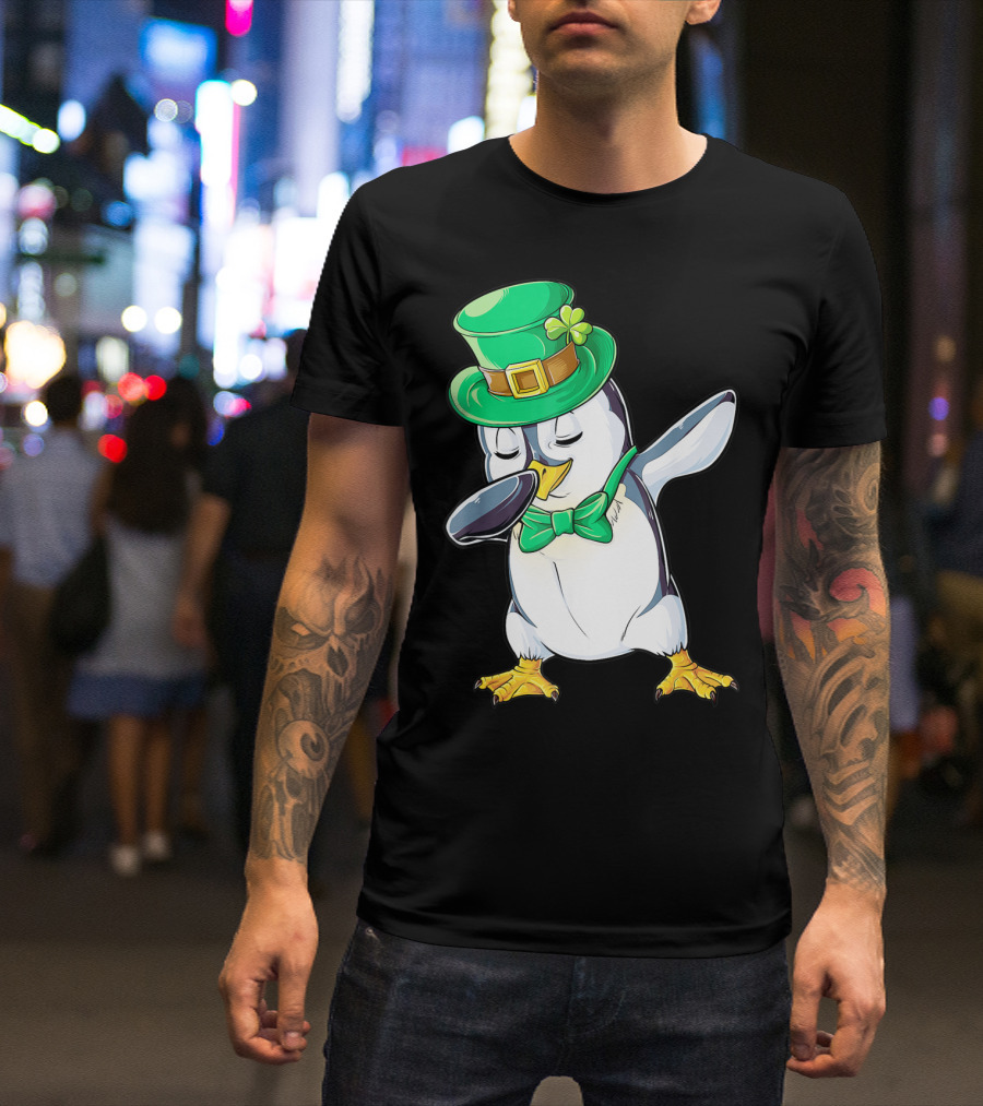 Dabbing Penguin St Patricks Day Leprechaun Hat And Bow Tie T-Shirt