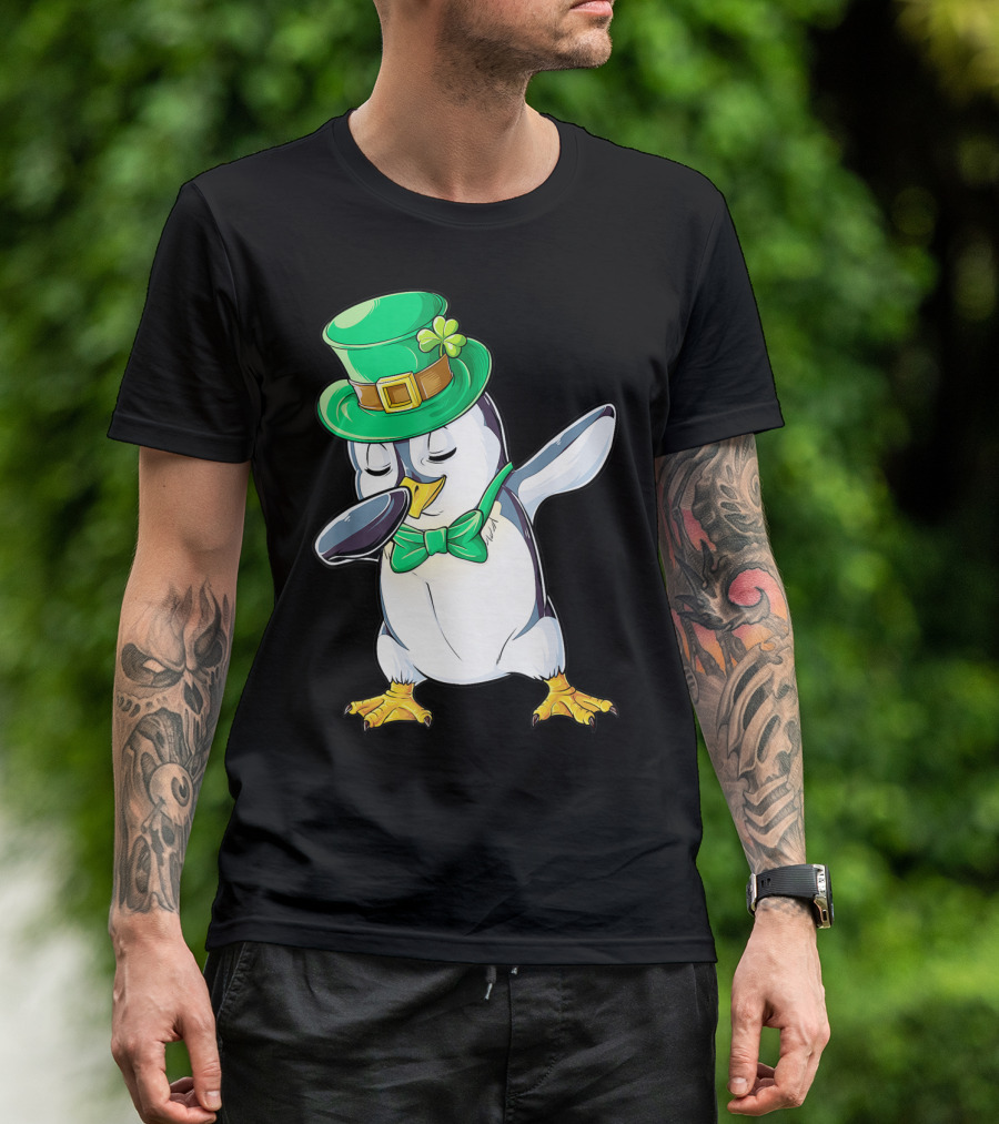 Dabbing Penguin St Patricks Day Leprechaun Hat And Bow Tie T-Shirt