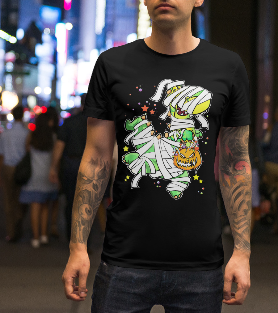 Halloween Mummy Dinosaur With Pumpkin Candy Basket T-Shirt