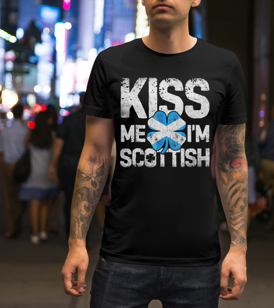 Kiss Me I'm Scottish Scotland Flag Clover St. Patrick's Day T-Shirt