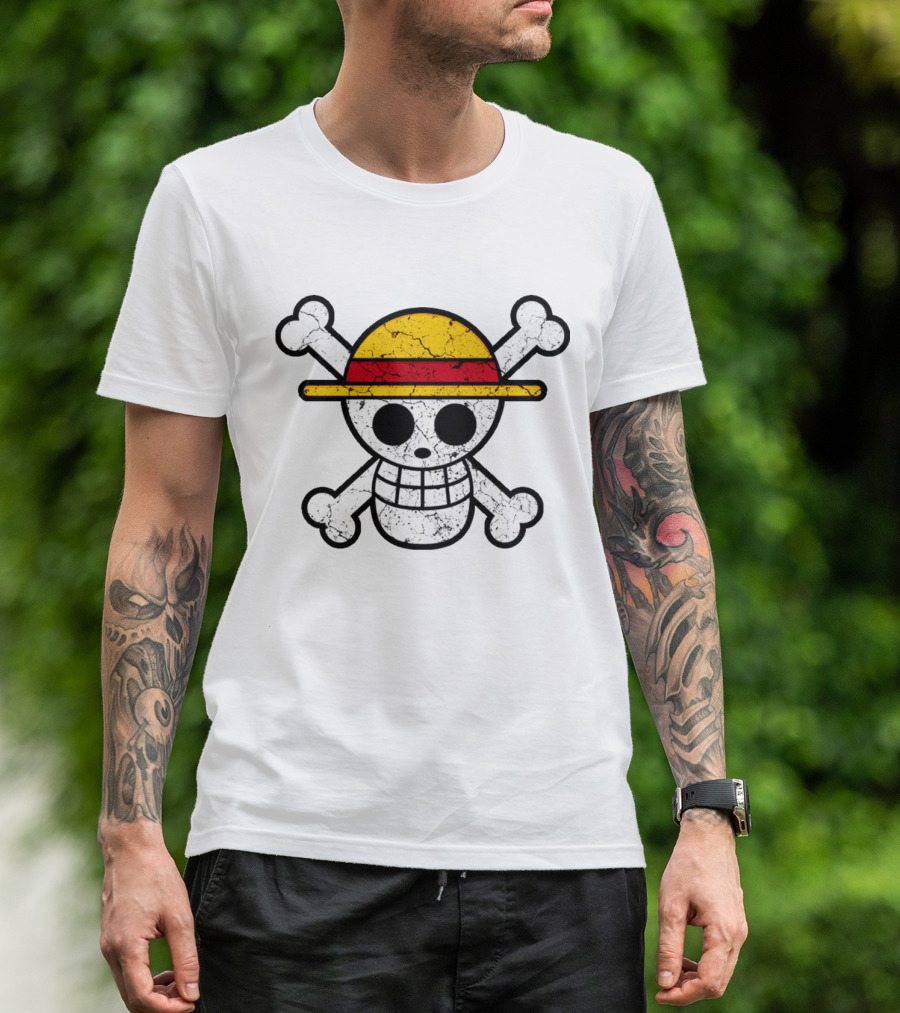 Vintage One Piece Jolly Roger Skull Wearing Straw Hat T-Shirt