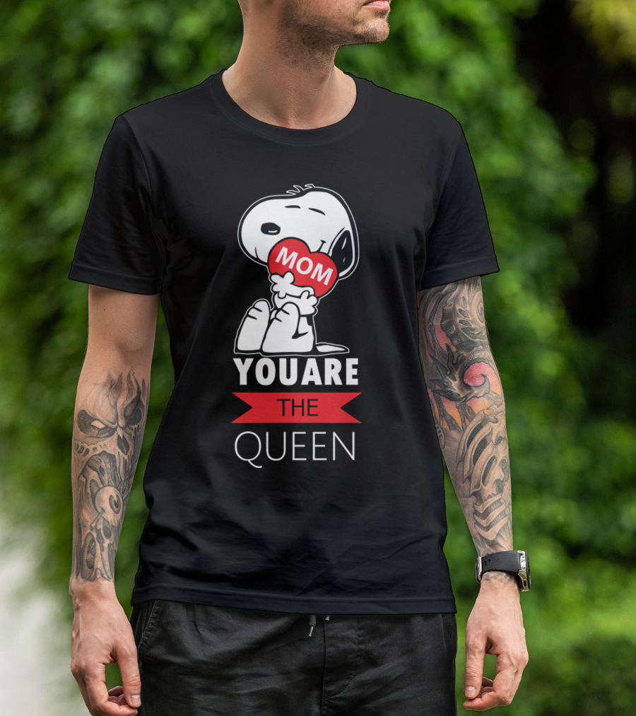 Snoopy Mom You Are The Queen Heart Hugging Beagle T-Shirt