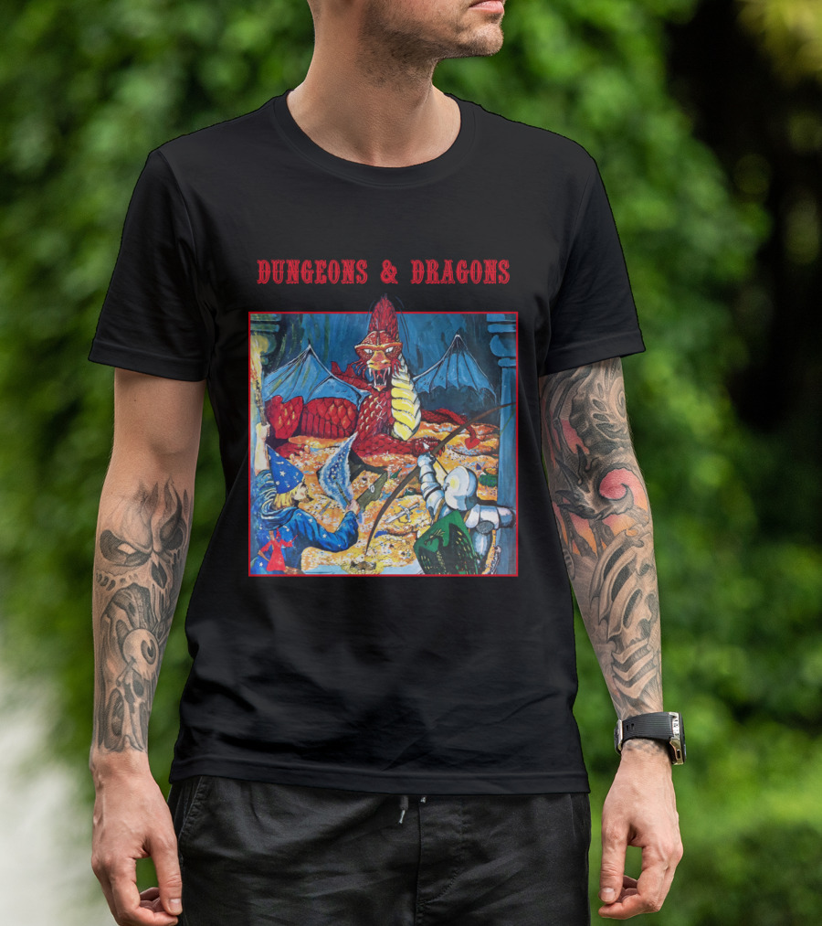 DUNGEONS And DRAGONS BASIC SET VINTAGE ILLUSTRATION ADVENTURE T-Shirt