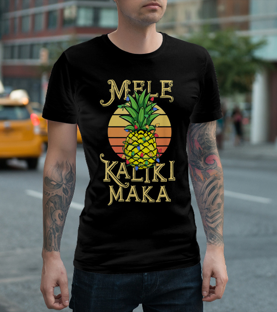 Mele Kalikimaka Hawaiian Christmas Pineapple Lights Vintage Sunset T-Shirt