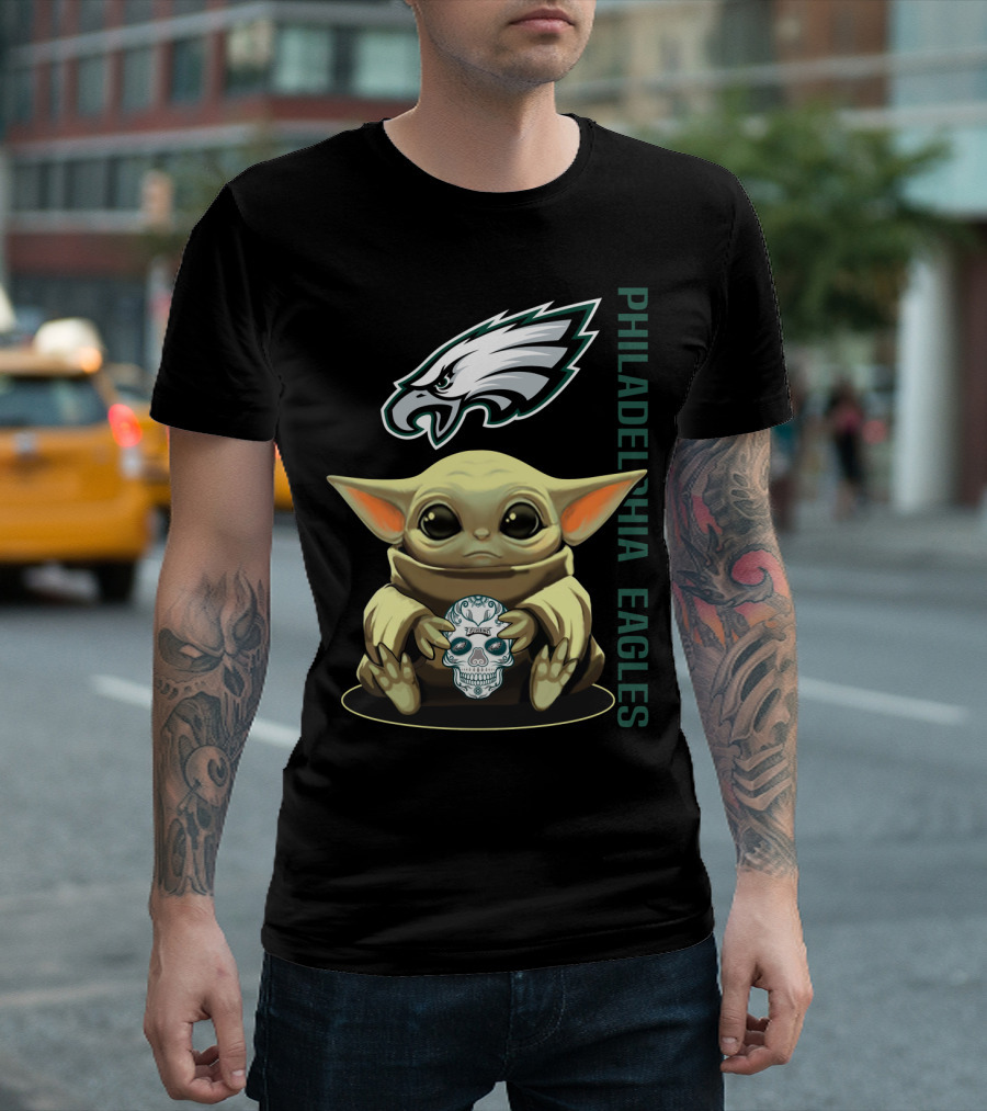 Philadelphia Eagles Baby Yoda Holding Skull T-Shirt