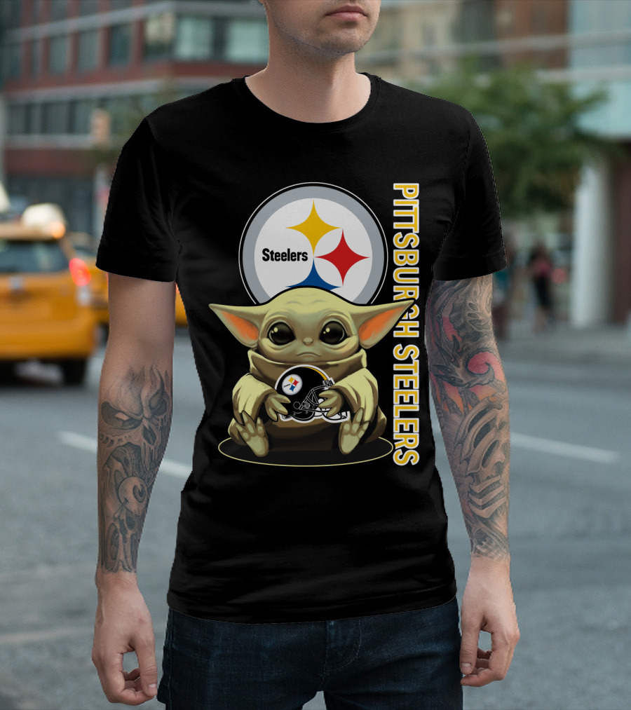 Pittsburgh Steelers Baby Yoda With Helmet T-Shirt