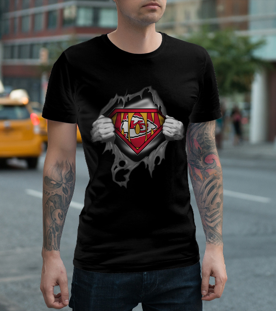 SUPER MOM CHIEFS LOGO TORN CHEST T-Shirt