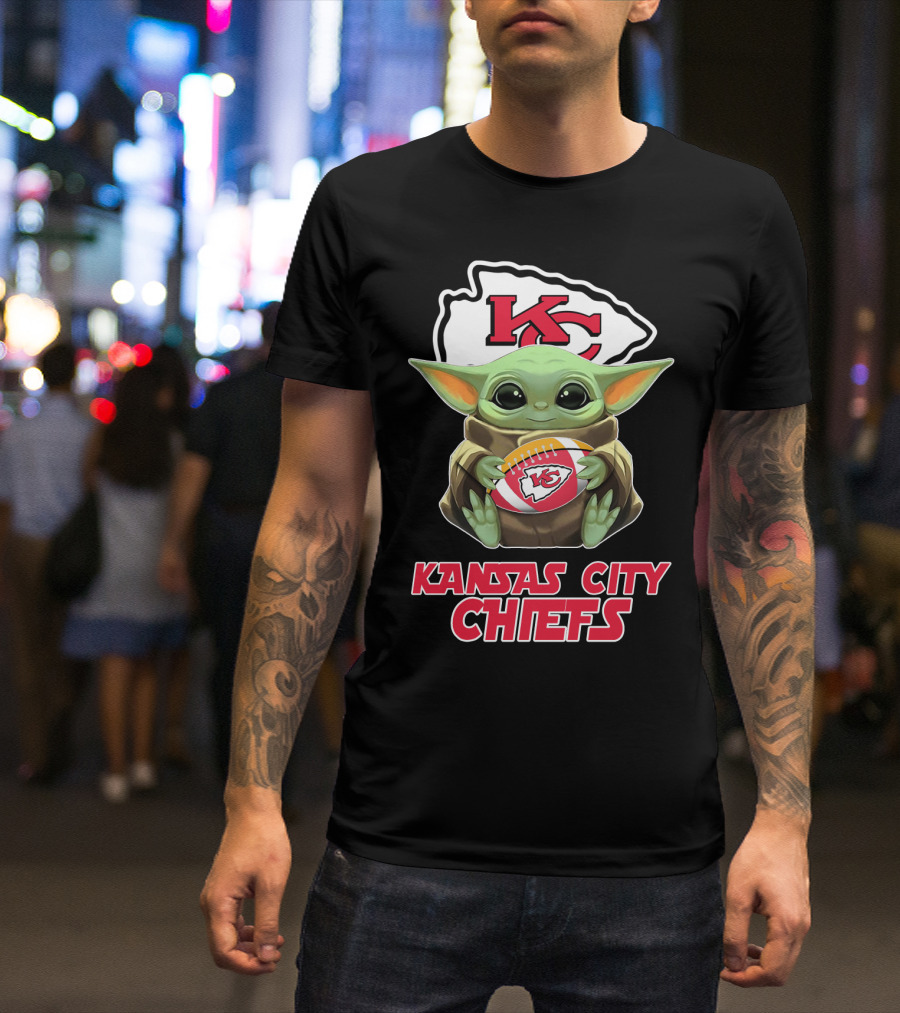 Kansas City Chiefs Baby Yoda Football T-Shirt