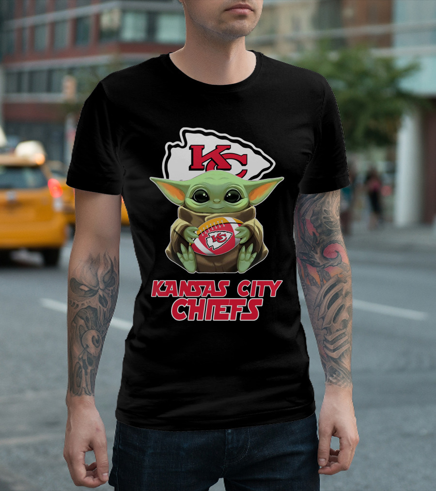 Kansas City Chiefs Baby Yoda Football T-Shirt
