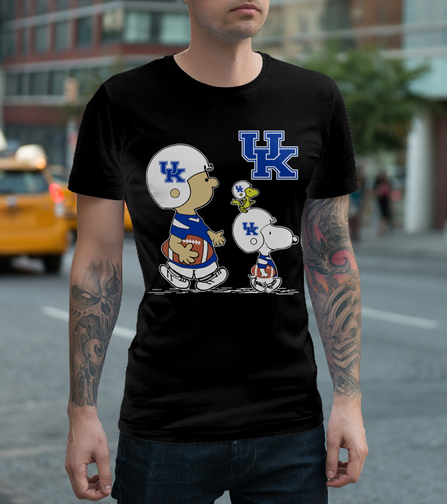 Kentucky Wildcats Peanuts Snoopy Woodstock Football Helmet T-Shirt
