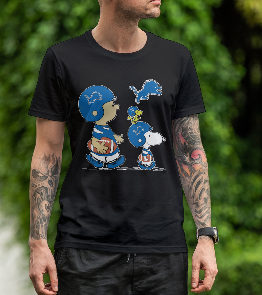 Peanuts Snoopy Woodstock Detroit Lions Football T-Shirt