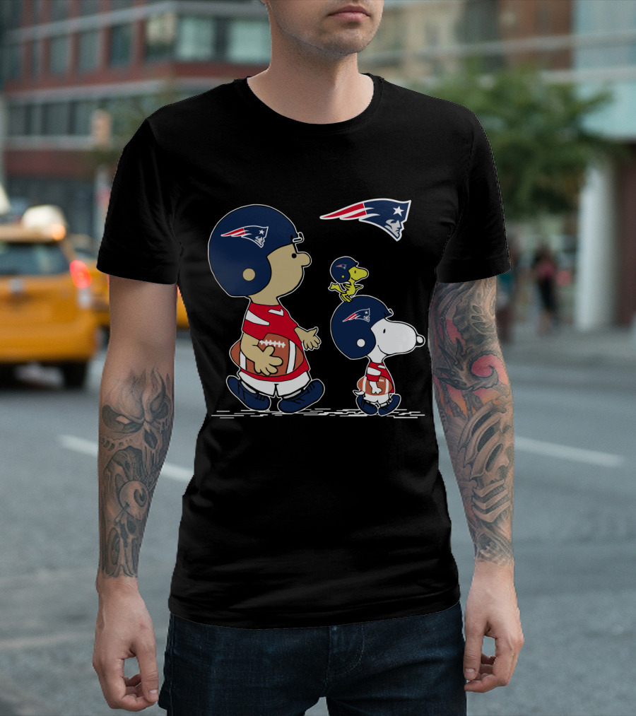 New England Patriots Snoopy And Woodstock Football Team Spirit T-Shirt