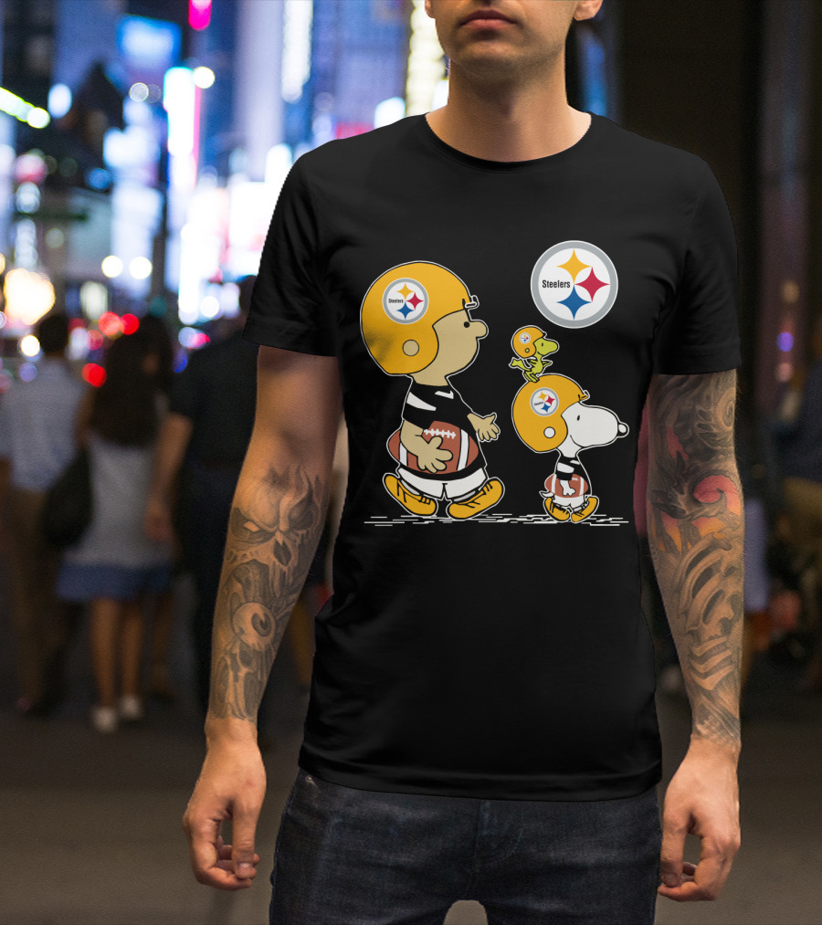 Steelers Snoopy And Peanuts Characters With Football Helmets T-Shirt