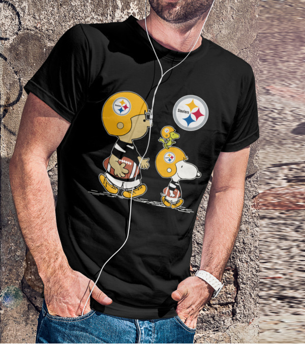 Steelers Snoopy And Peanuts Characters With Football Helmets T-Shirt