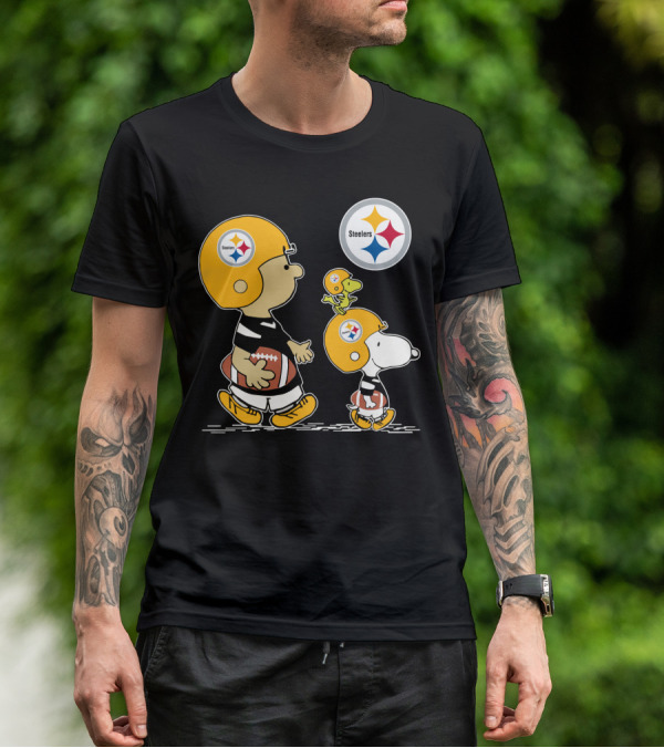 Steelers Snoopy And Peanuts Characters With Football Helmets T-Shirt