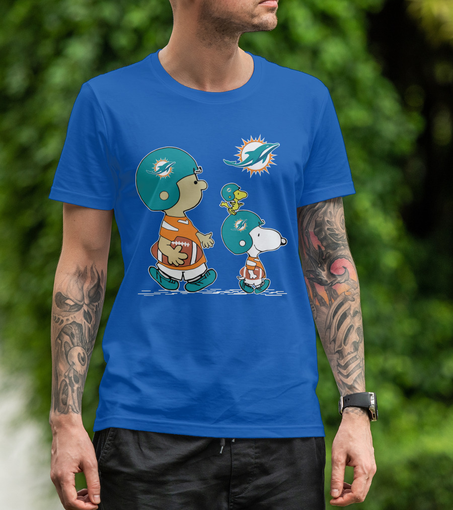 Miami Dolphins Snoopy Woodstock Friends Peanuts Football Collaboration T-Shirt