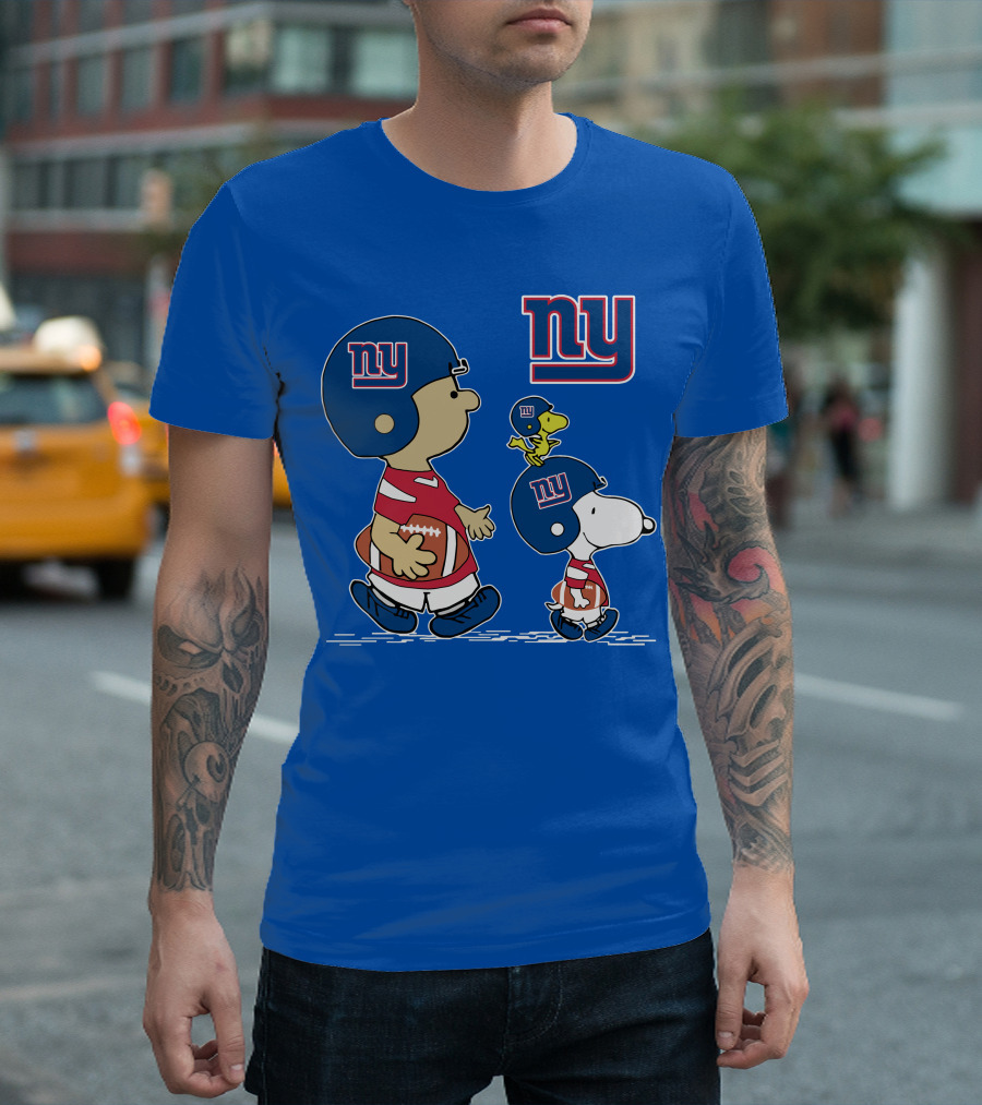 New York Giants Peanuts Snoopy Football T-Shirt