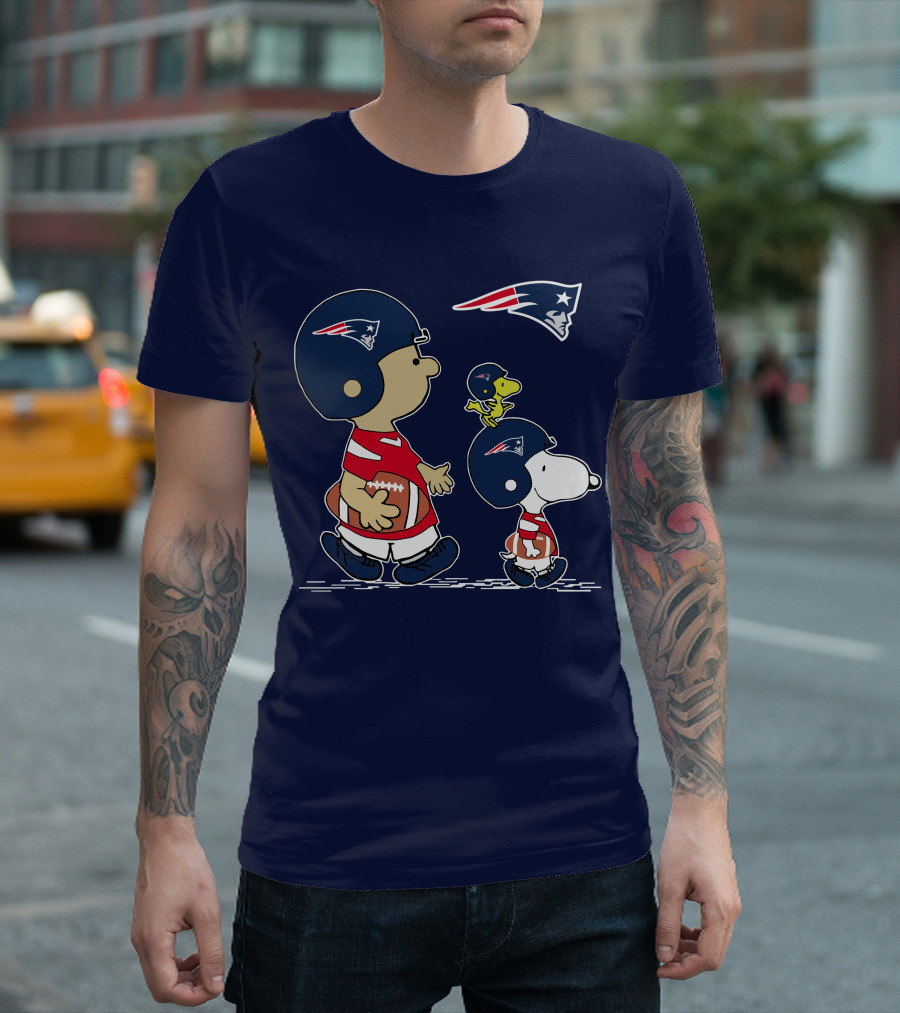 Patriots Snoopy Charlie Brown Football Peanuts T-Shirt