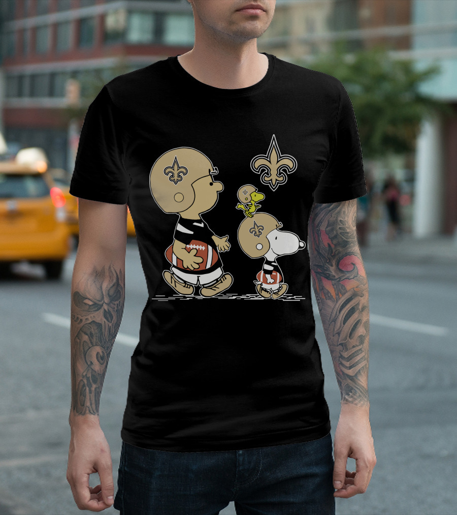 Saints Snoopy Peanuts Football Charlie Brown Woodstock Fleur-de-Lis T-Shirt