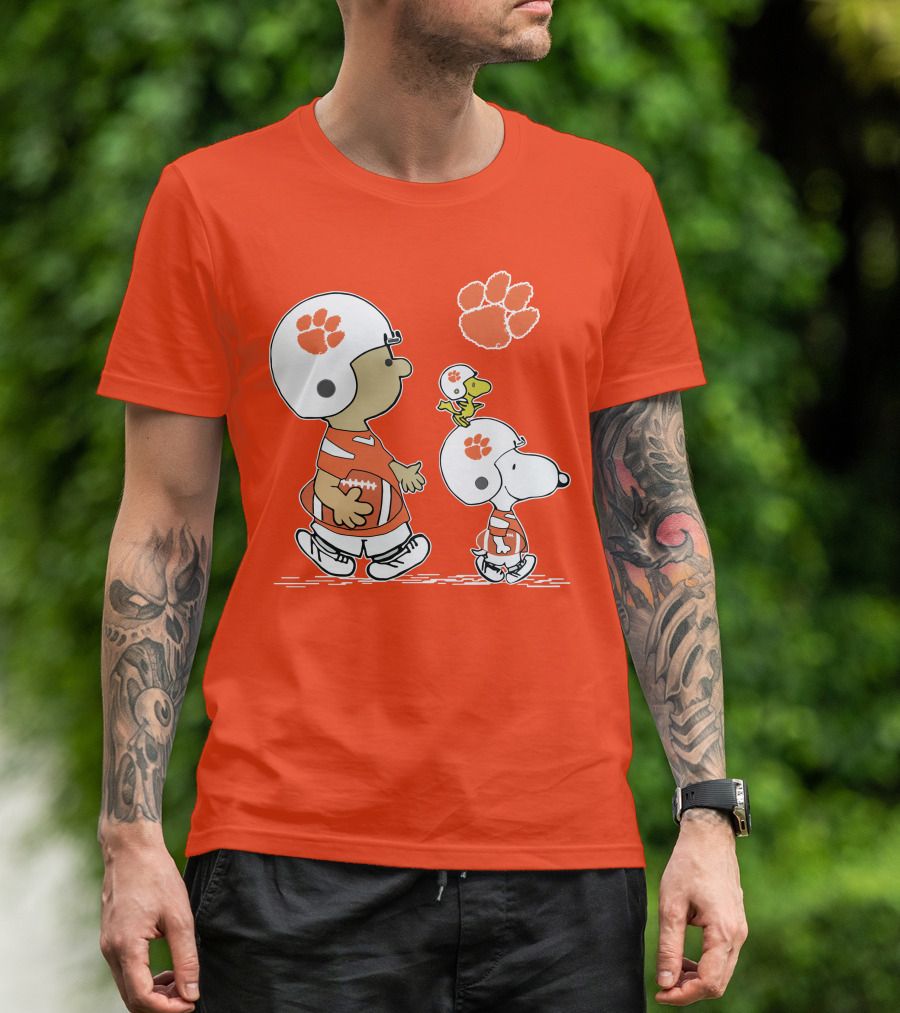 Clemson Tigers Snoopy Football Helmets And Paw Print Charlie Brown Woodstock T-Shirt