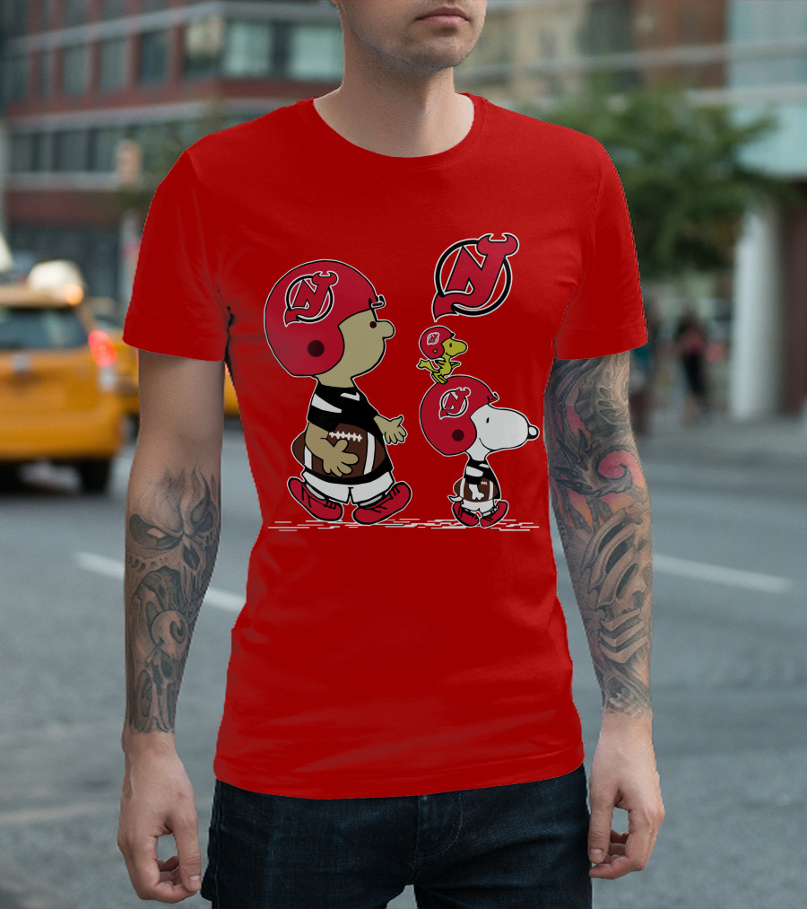New Jersey Devils Snoopy And Woodstock Football Helmet T-Shirt