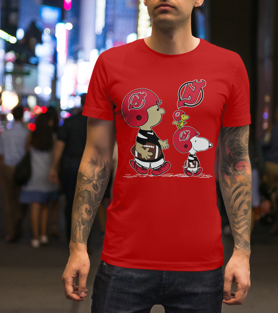New Jersey Devils Snoopy And Woodstock Football Helmet T-Shirt