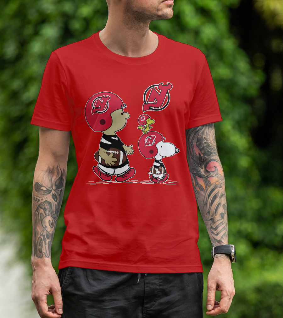 New Jersey Devils Snoopy And Woodstock Football Helmet T-Shirt