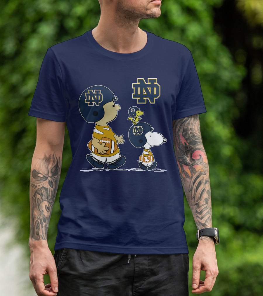 Notre Dame Fighting Irish Peanuts Characters Football Fan Scene T-Shirt