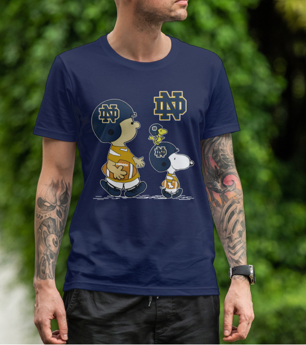 Notre Dame Fighting Irish Peanuts Characters Football Fan Scene T-Shirt