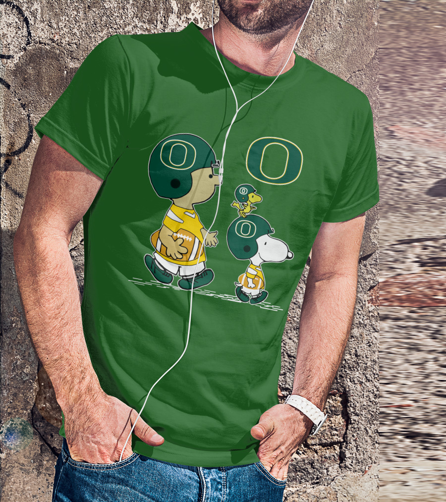 Oregon Ducks Snoopy Charlie Brown Woodstock Football Helmet Peanuts T-Shirt