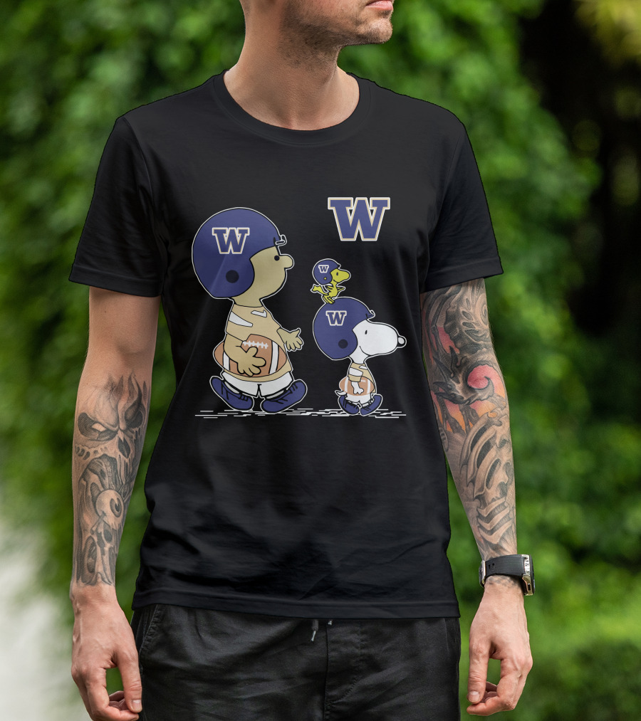 Washington Huskies Snoopy And Woodstock Football Team T-Shirt