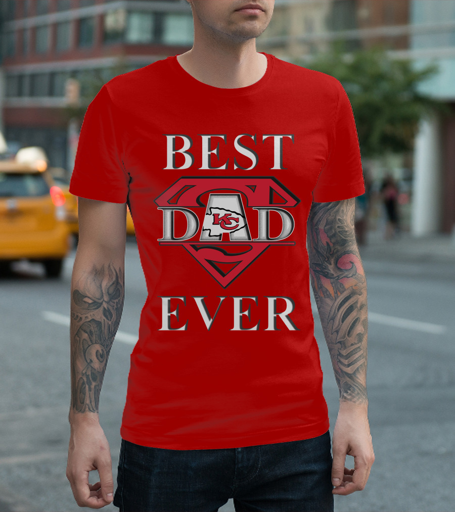BEST DAD EVER Chiefs Logo Red Superman Shield T-Shirt