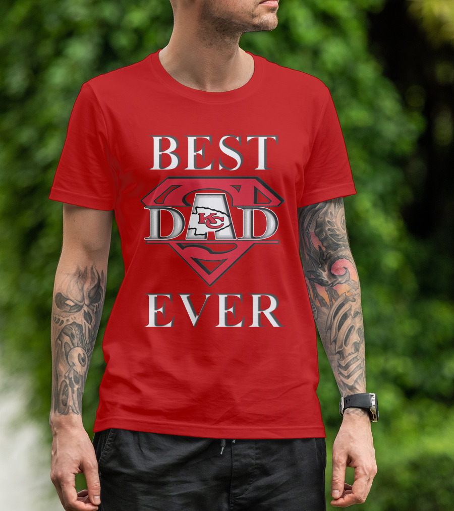 BEST DAD EVER Chiefs Logo Red Superman Shield T-Shirt