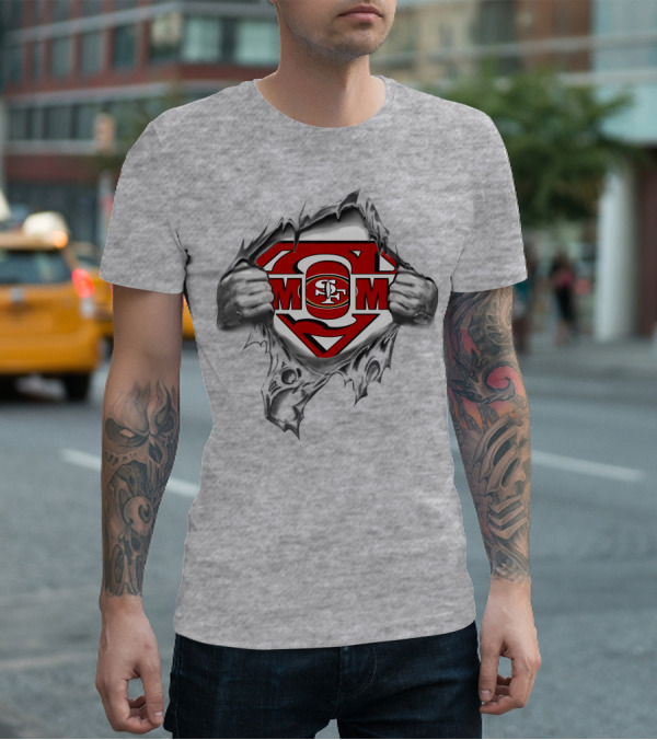 49ers Super Mom Emblem With Strength And Heroic Theme Elements T-Shirt