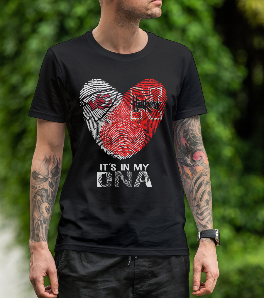 Chiefs Huskers It's In My Dna Fingerprint Heart T-Shirt