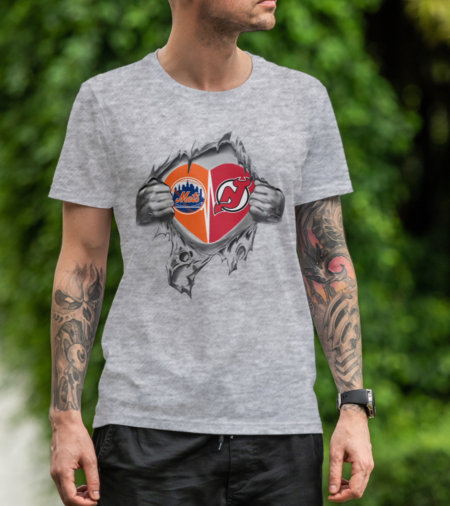 Mets Devils Heart Ripping Baseball Hockey Fan Logos T-Shirt