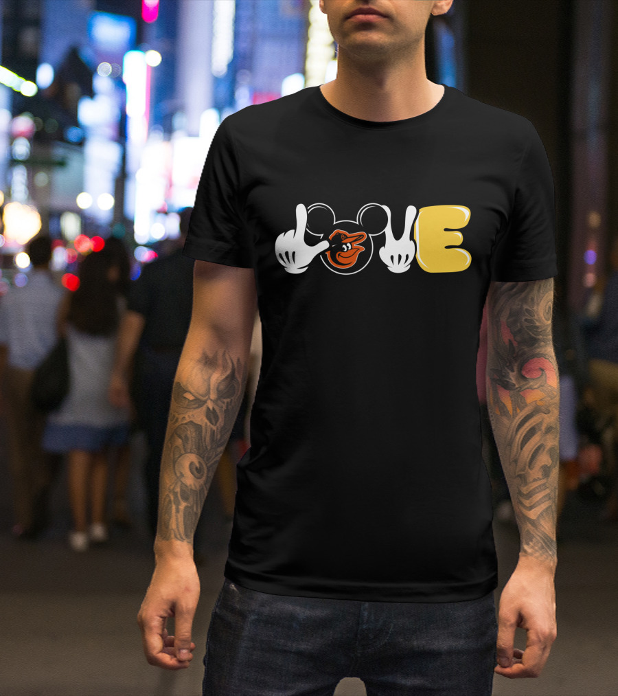 Love Baltimore Orioles Halloween Mickey Mouse Hands T-Shirt